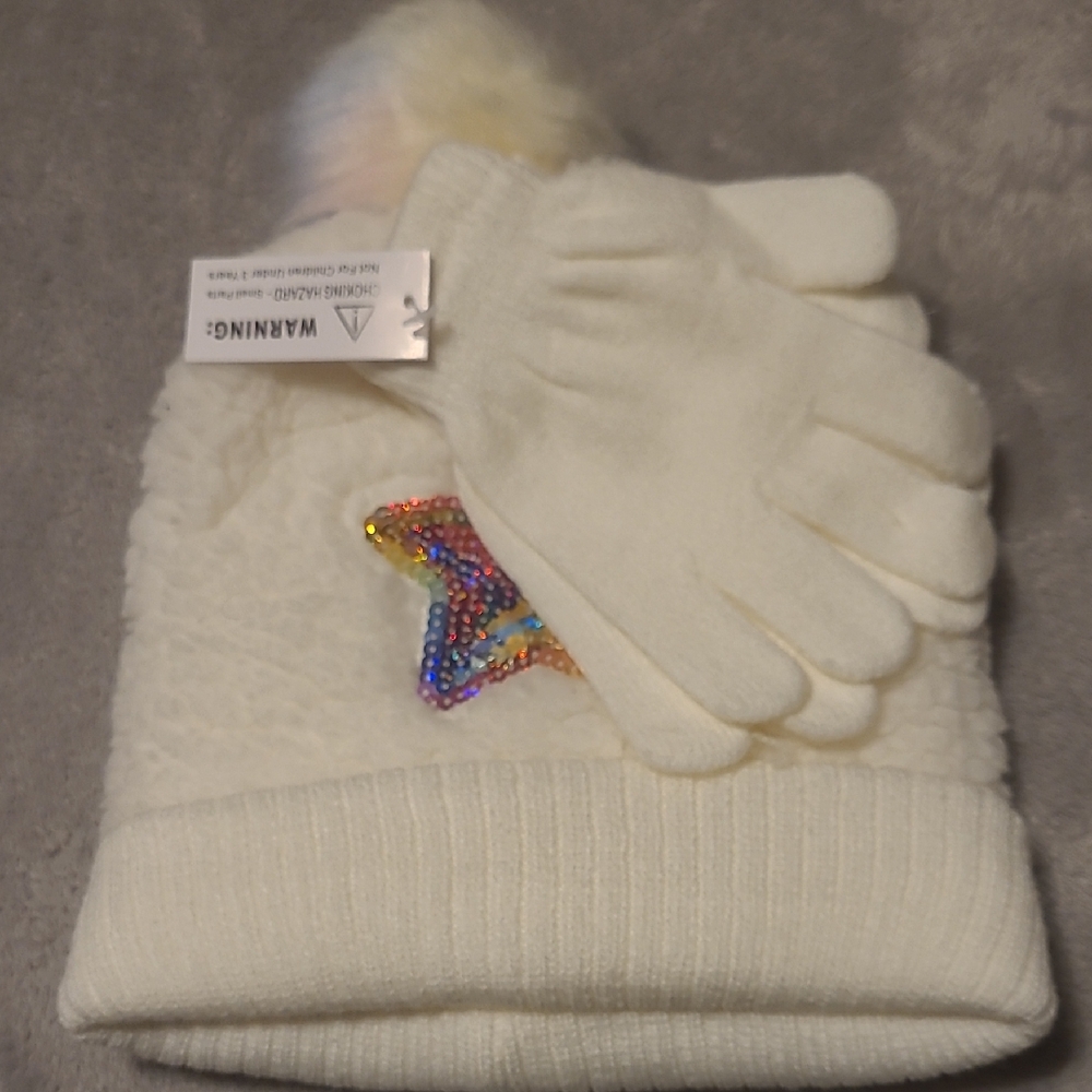 Cozy Cream Star Beanie and Gloves Set